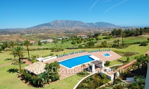 Bargain penthouse apartment for sale on Golf resort in Mijas, Costa del Sol 