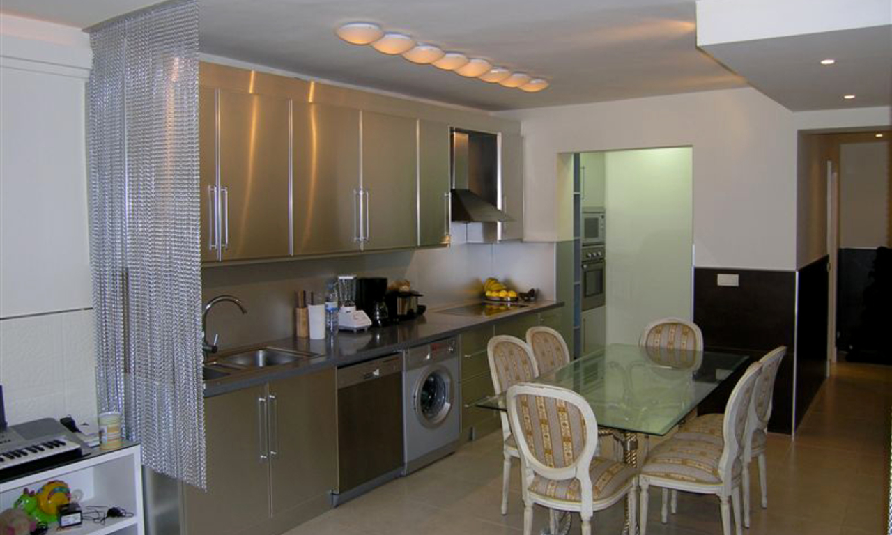 Bargain refurbished apartment for sale in Nueva Andalucia, Marbella 3