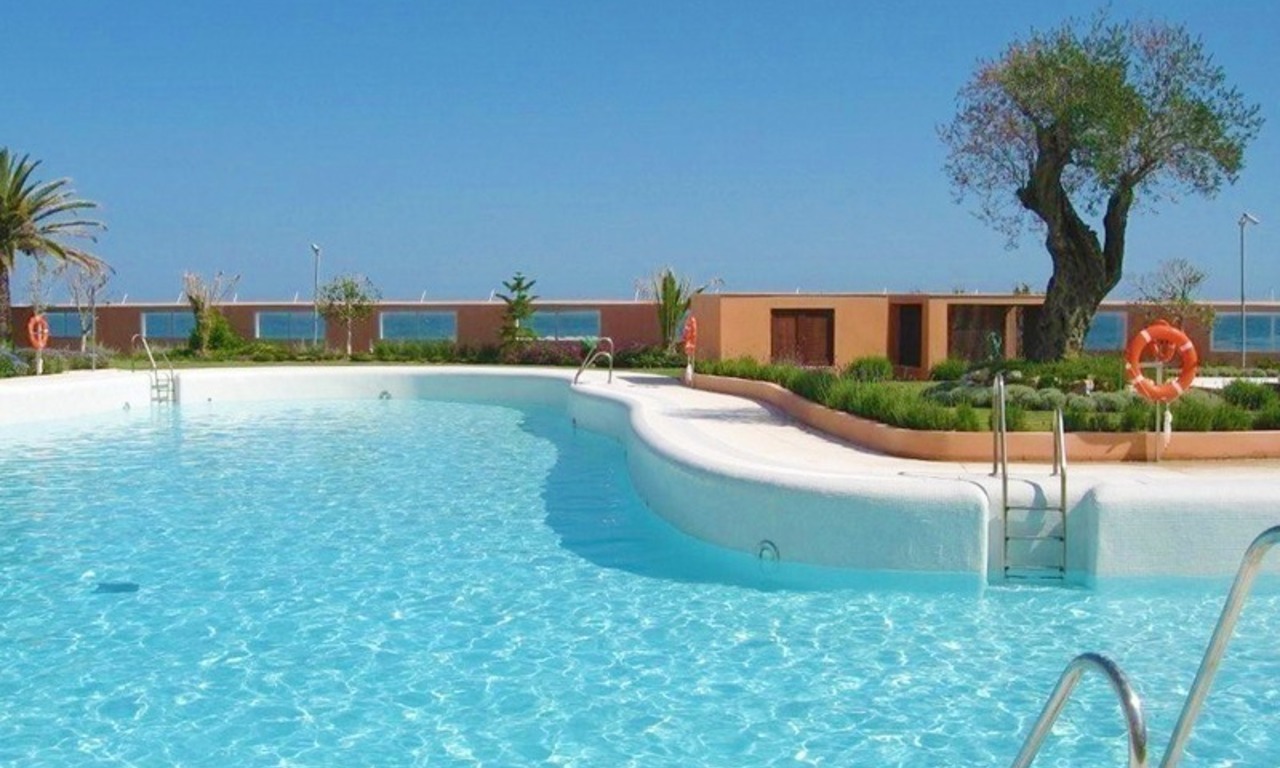 Luxury seafront penthouse for sale in Malibu, Puerto Banus, Marbella 2