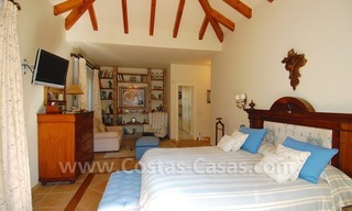 Beachside villa for sale on the New Golden Mile between Marbella and Estepona 21