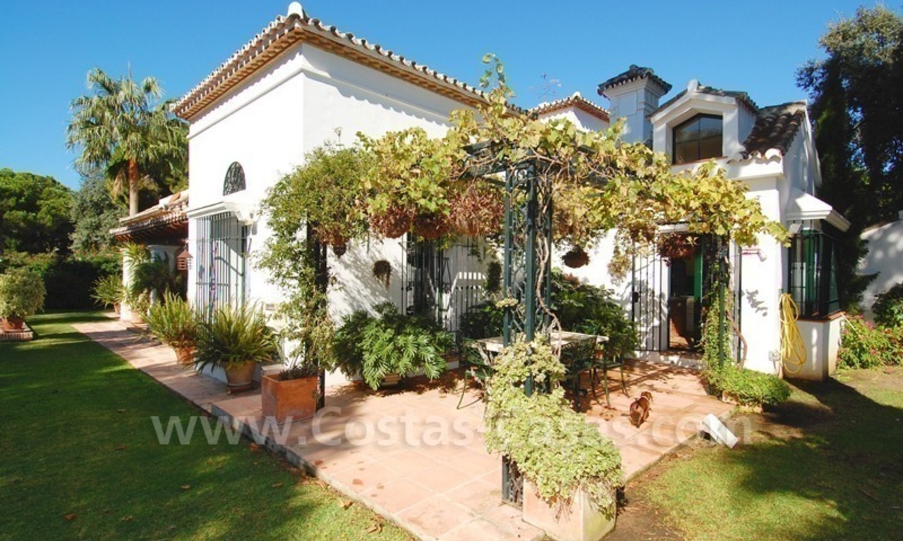 Beachside villa for sale on the New Golden Mile between Marbella and Estepona 19