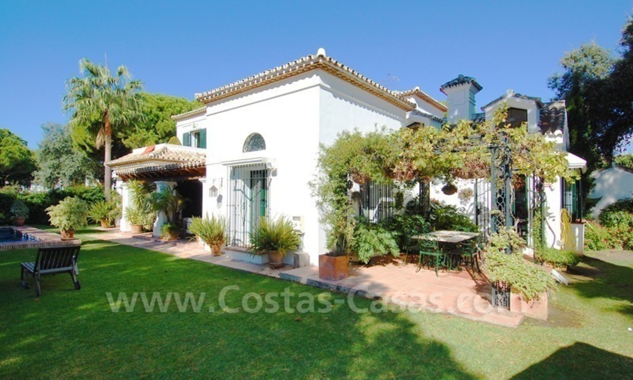 Beachside villa for sale on the New Golden Mile between Marbella and Estepona 4