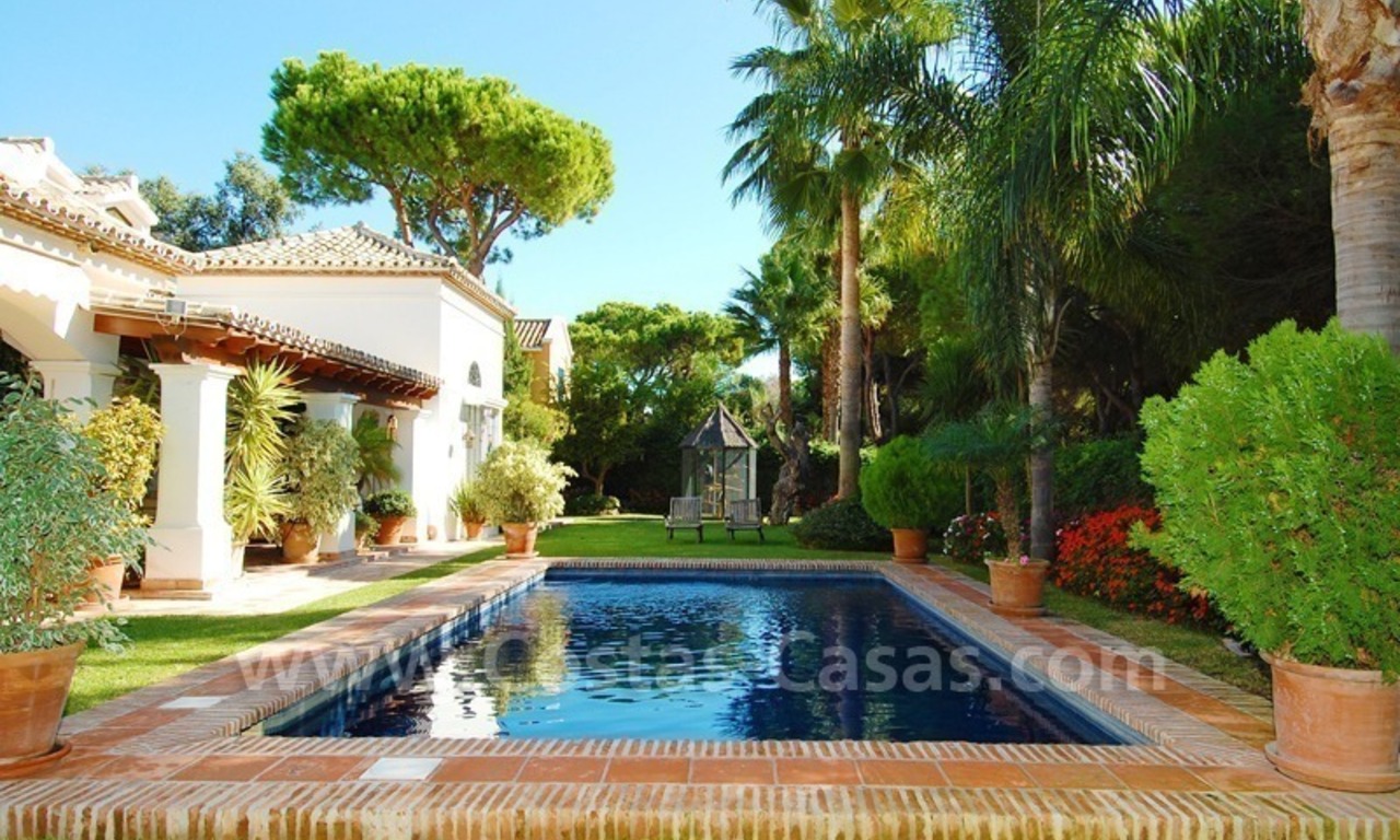 Beachside villa for sale on the New Golden Mile between Marbella and Estepona 1