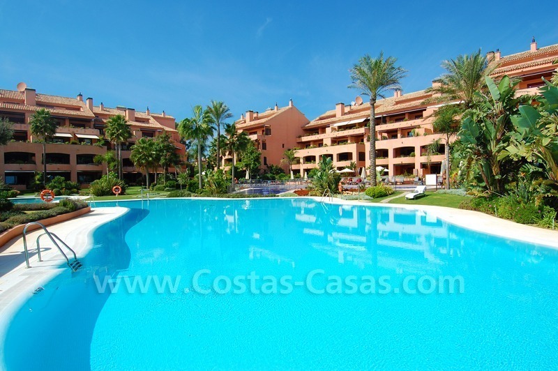 Luxury beachfront apartment for sale in Malibu Marbella