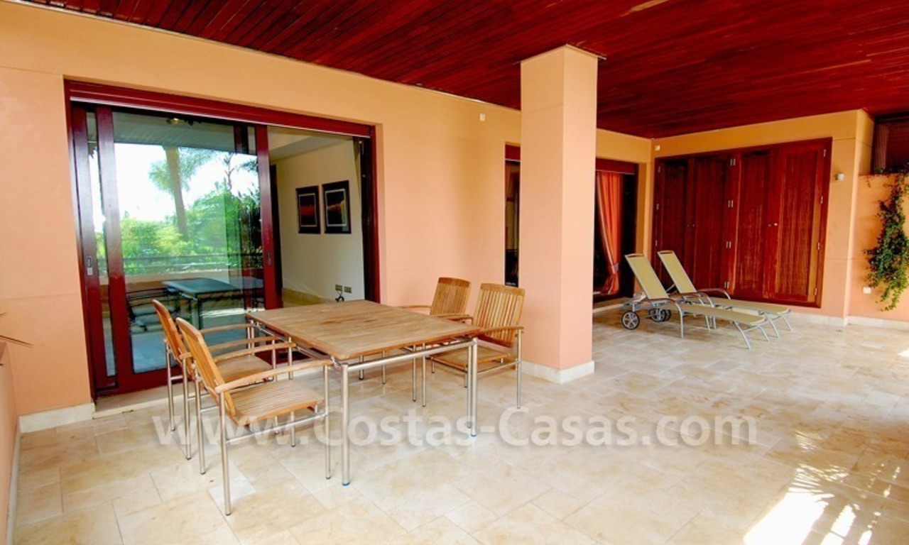 Luxury beachfront apartment for sale in Malibu Marbella