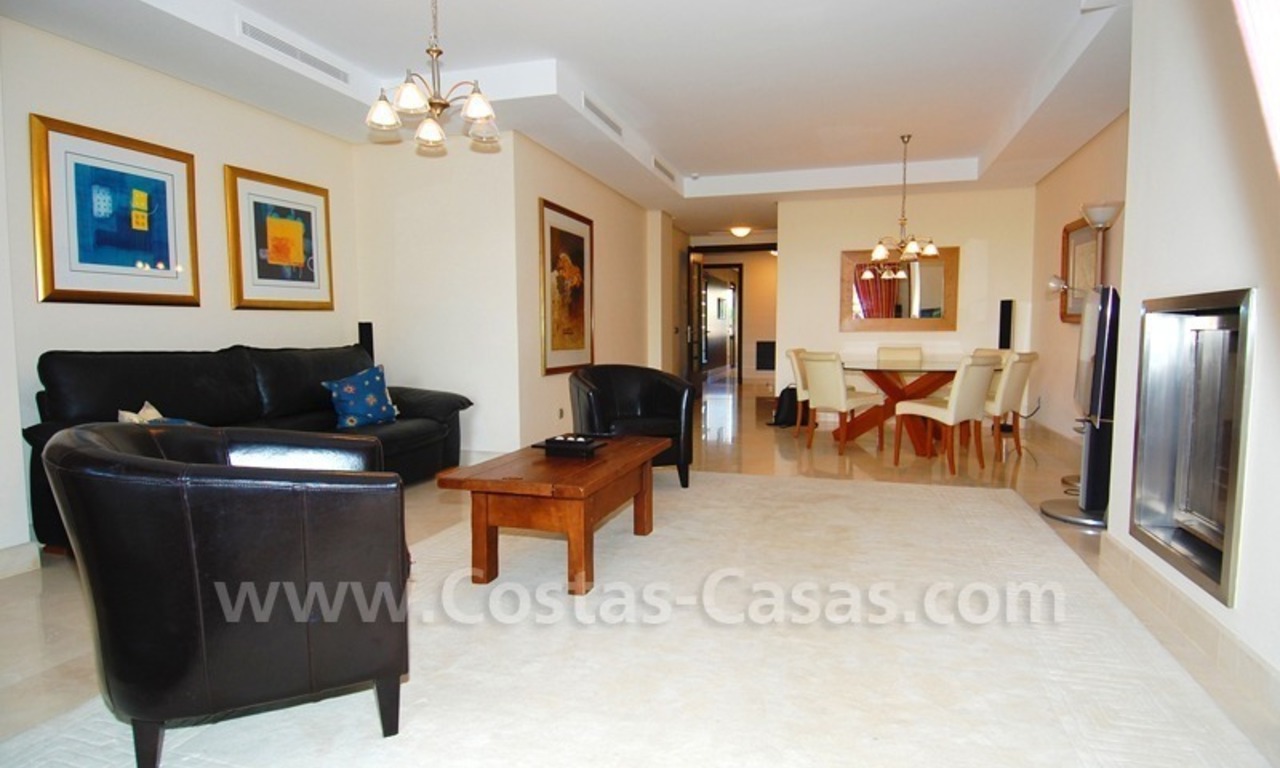 Luxury beachfront apartment for sale in Malibu Marbella