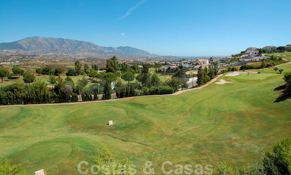 Houses for sale on Golf resort in Mijas at the Costa del Sol 30536