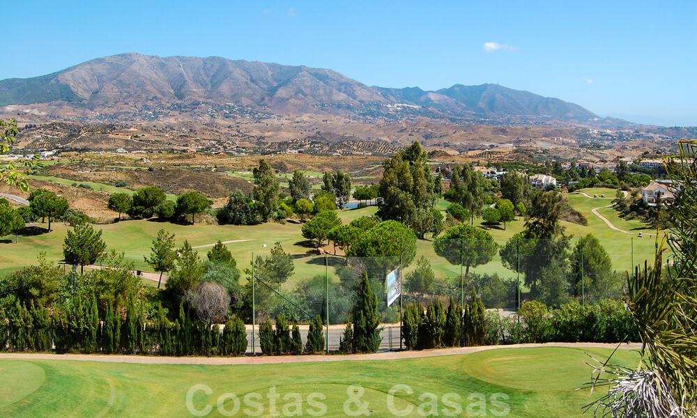 Houses for sale on Golf resort in Mijas at the Costa del Sol 30544