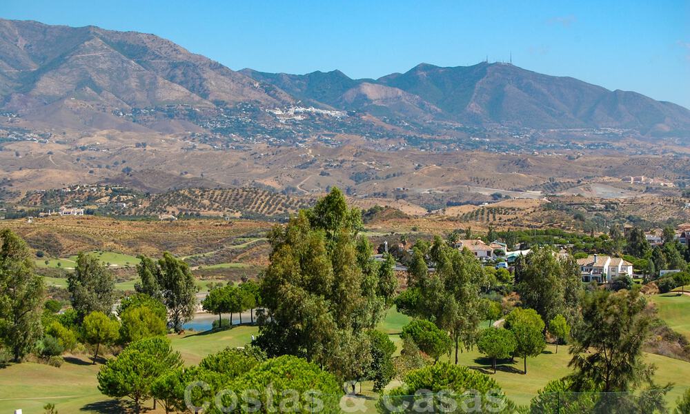 Houses for sale on Golf resort in Mijas at the Costa del Sol 30545