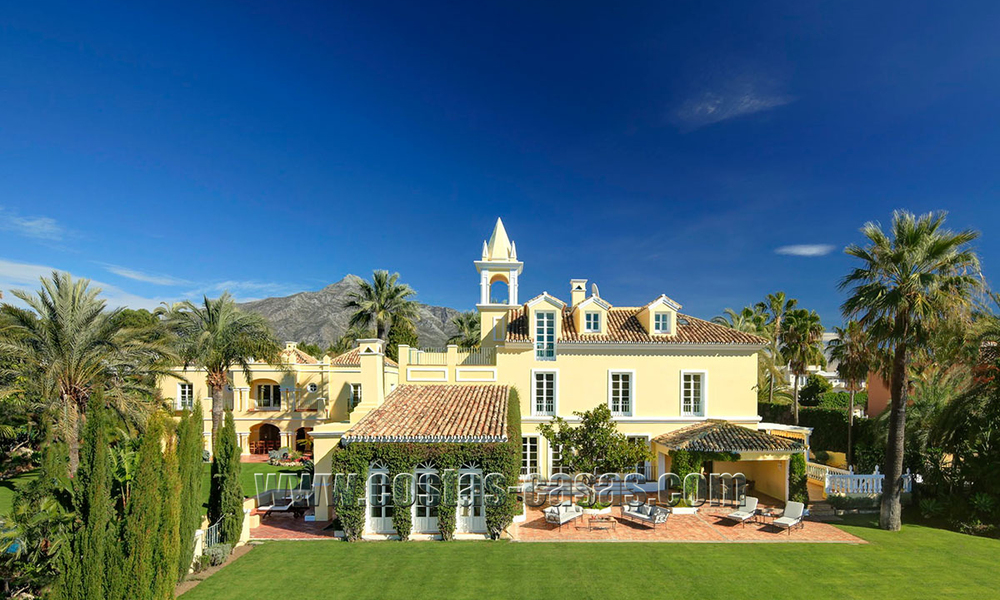 Classical chateau styled mansion villa for sale in Nueva Andalucía, Marbella 22637
