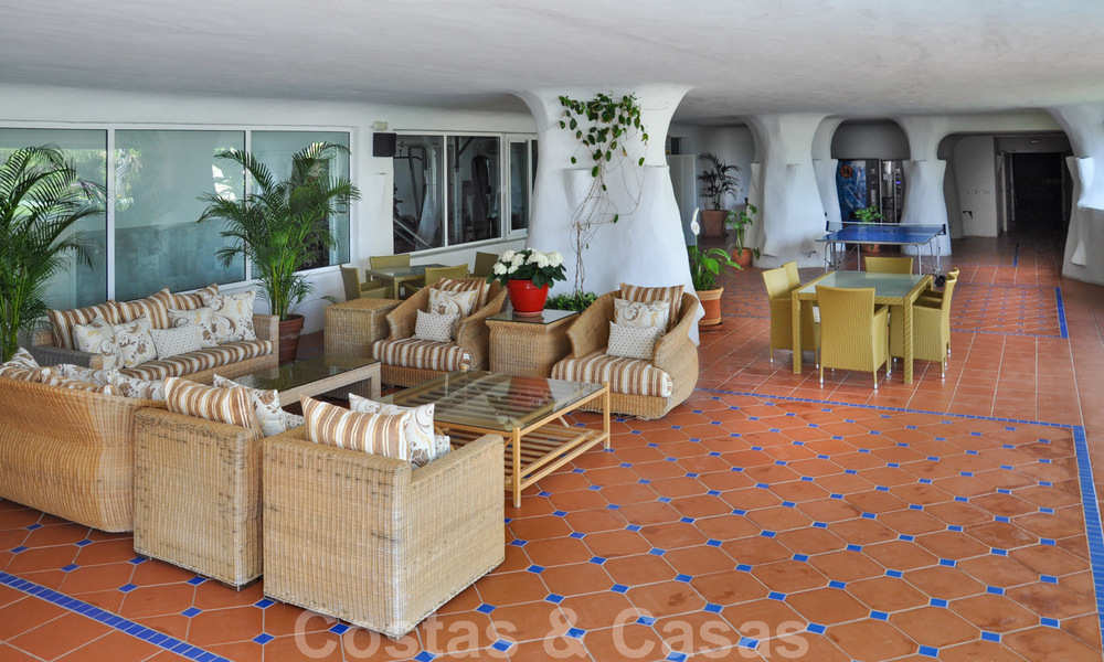 For Sale in Puerto Banus, Marbella: Luxury Beachfront Penthouse Apartment with 5 bedrooms 22496