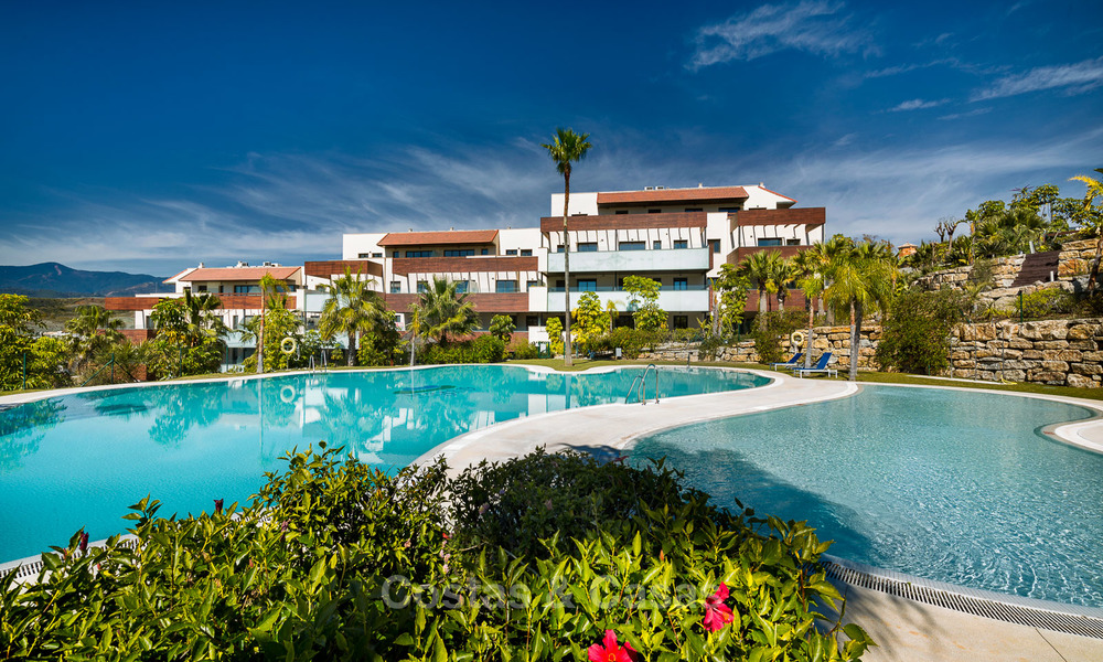 Modern Apartments for sale at 5-Star Golf Resort, New Golden Mile, Marbella - Benahavís 17882