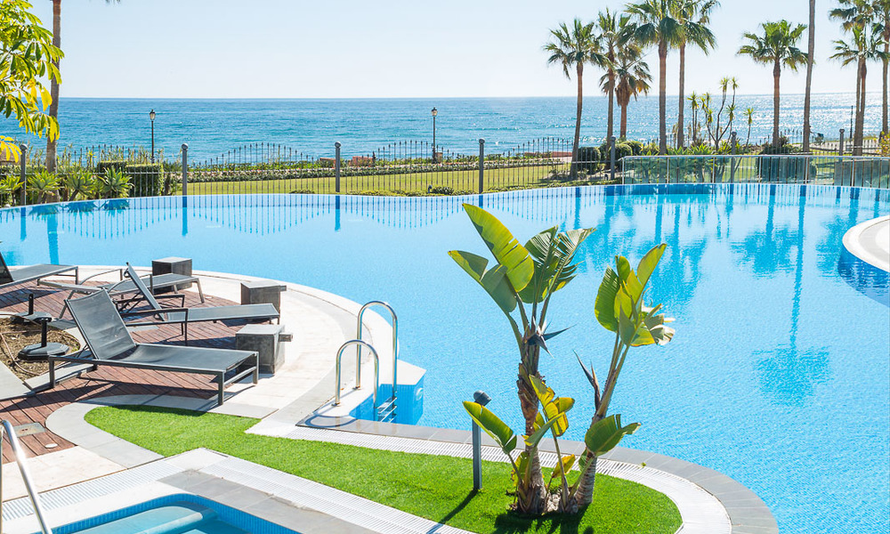 Luxury Apartments for sale in beachfront resort, New Golden Mile, Marbella - Estepona 5295
