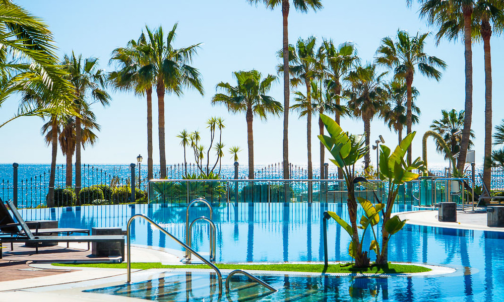 Luxury Apartments for sale in beachfront resort, New Golden Mile, Marbella - Estepona 5297