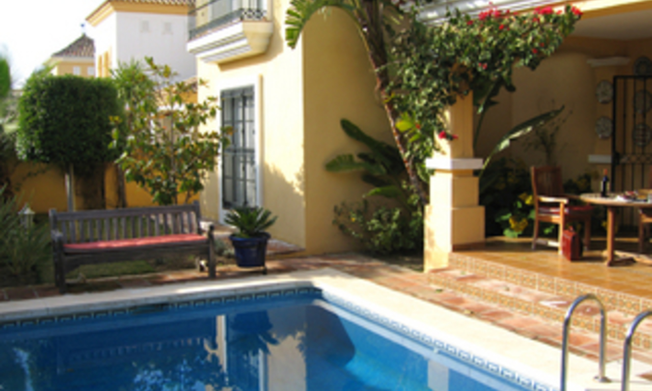 Beachside villa for sale - Bahia de Marbella - Costa del Sol 3