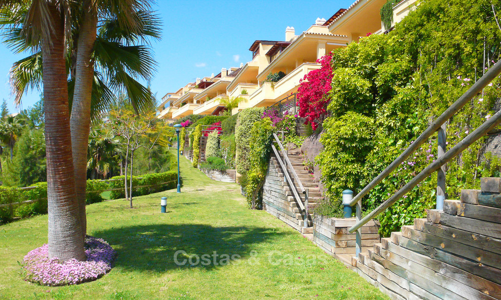 Luxury apartments for sale, Golden Mile, Marbella with sea view 30002