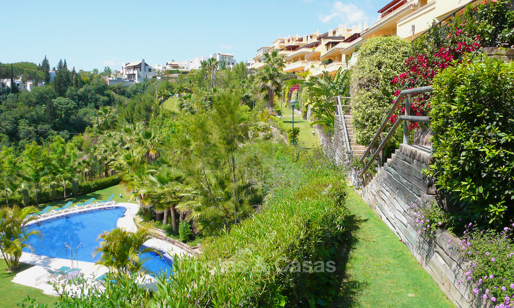 Luxury apartments for sale, Golden Mile, Marbella with sea view 30003