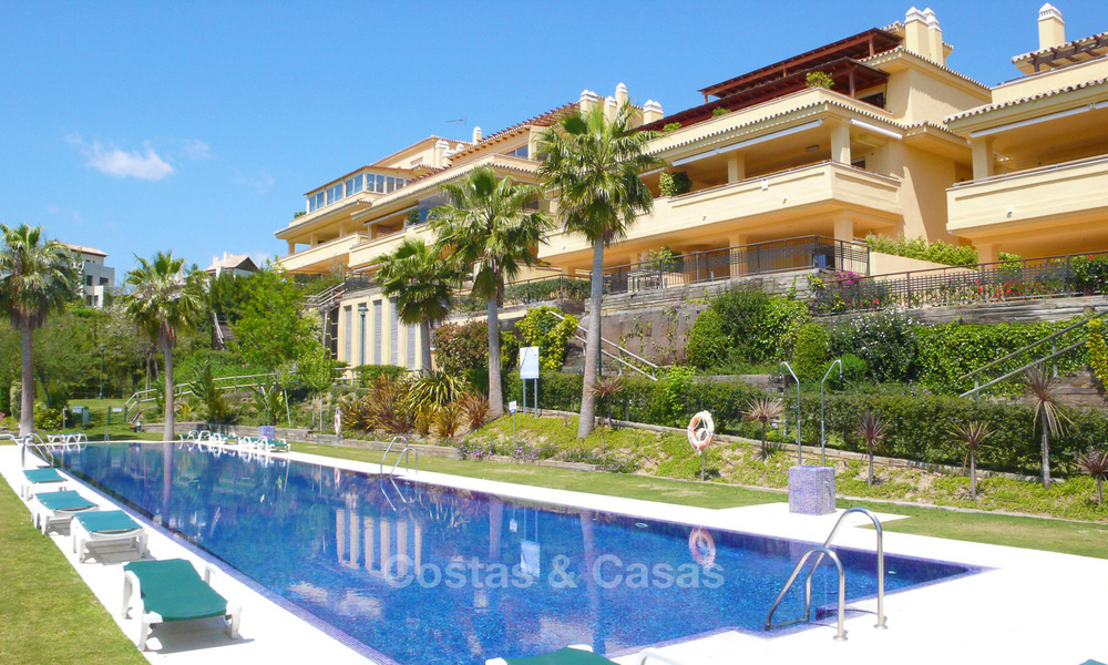 Luxury apartments for sale, Golden Mile, Marbella with sea view 30005