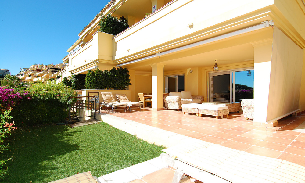 Luxury apartments for sale, Golden Mile, Marbella with sea view 30008