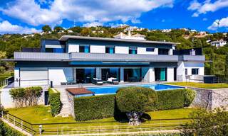 Move in ready! Modern villa for sale with stunning open sea views just east of Marbella centre 32702 