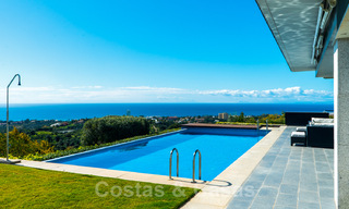 Move in ready! Modern villa for sale with stunning open sea views just east of Marbella centre 32718 