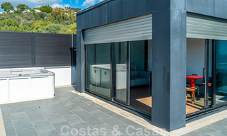 Move in ready! Modern villa for sale with stunning open sea views just east of Marbella centre 32731 