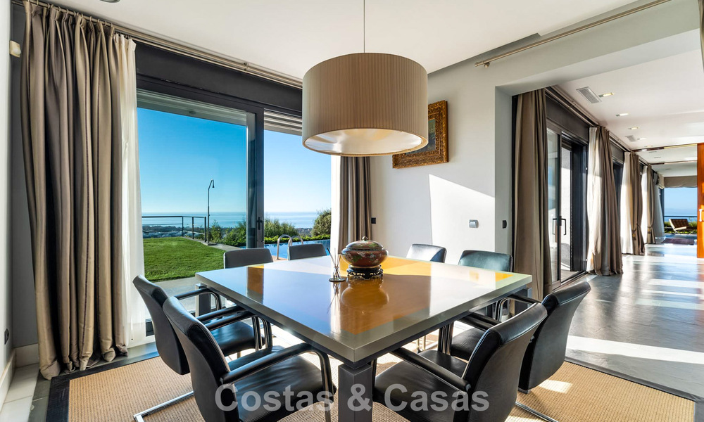 Move in ready! Modern villa for sale with stunning open sea views just east of Marbella centre 787826