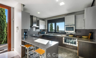 Move in ready! Modern villa for sale with stunning open sea views just east of Marbella centre 787827 