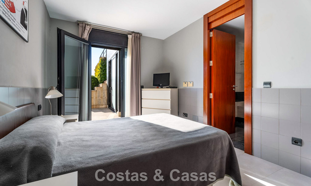 Move in ready! Modern villa for sale with stunning open sea views just east of Marbella centre 787845