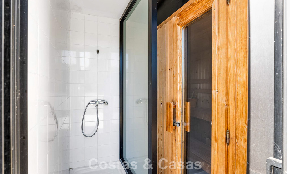 Move in ready! Modern villa for sale with stunning open sea views just east of Marbella centre 787847