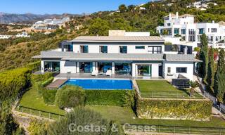 Move in ready! Modern villa for sale with stunning open sea views just east of Marbella centre 787852 