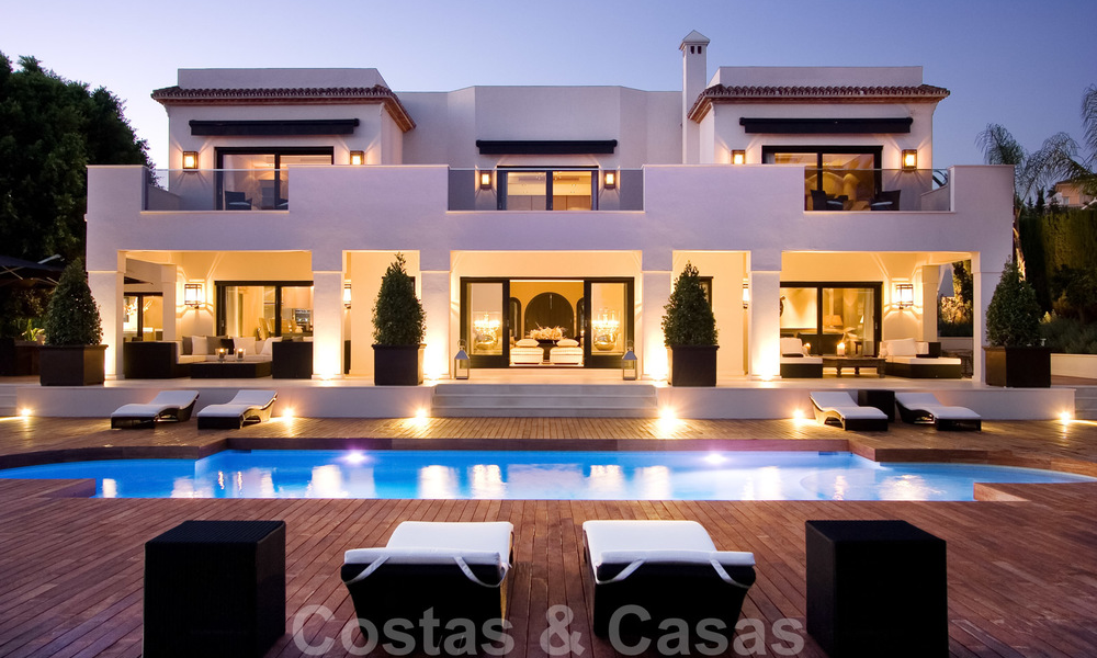 Impressive contemporary luxury villa with guest apartment for sale in the Golf Valley of Nueva Andalucia, Marbella 22603