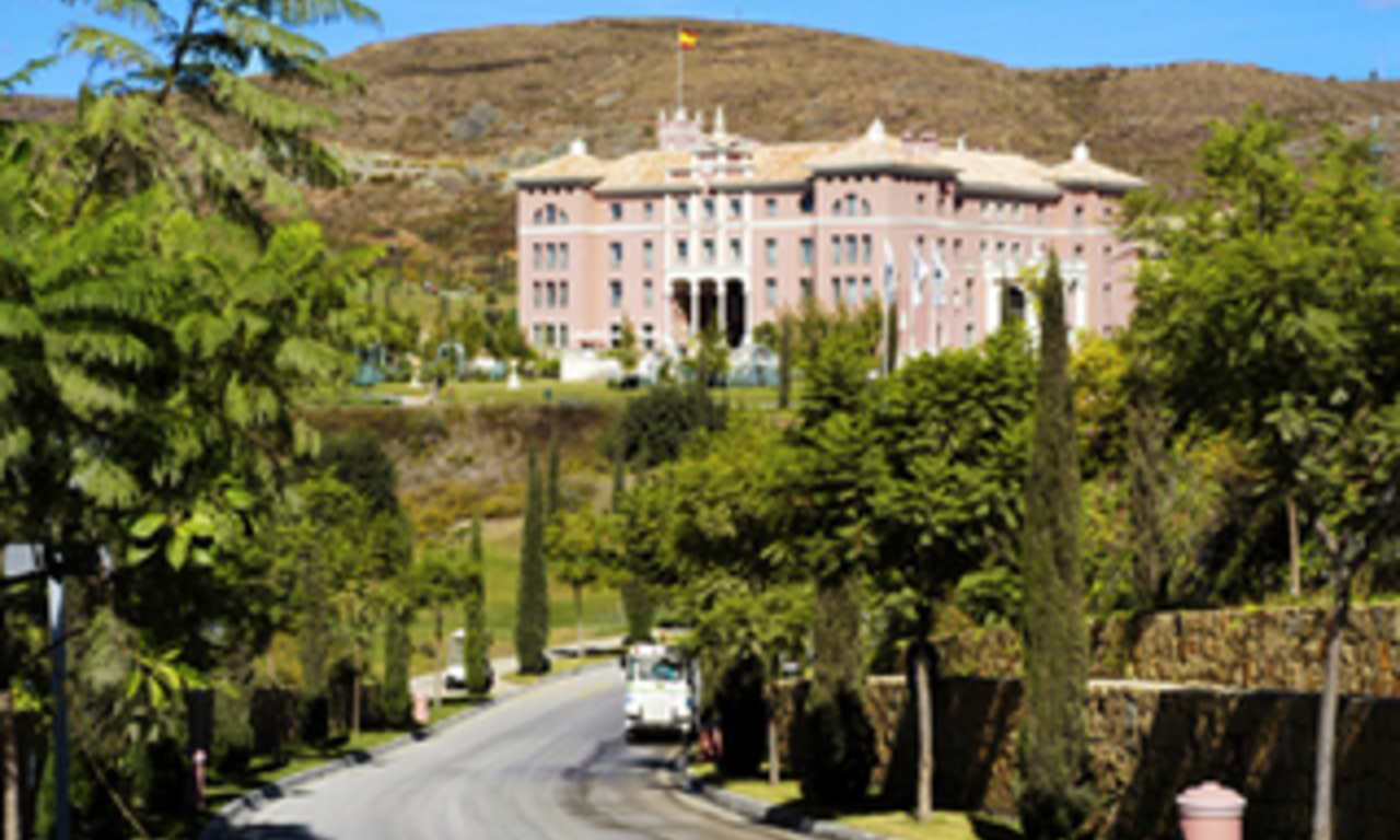 Golf apartment for sale at Four Seasons, Los Flamingos Golf Resort, Benahavis, Marbella, Estepona 10