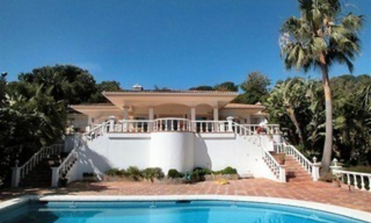 Spacious luxurious villa for sale, at the centre of the Golf valley Nueva Andalucia at Marbella 3