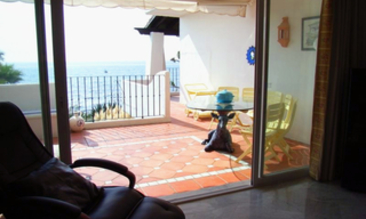Beachfront apartment for sale in Puente Romano, Golden Mile, Marbella 3