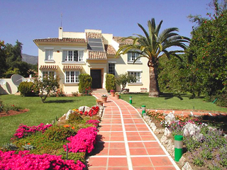 Villa for sale - town center Marbella