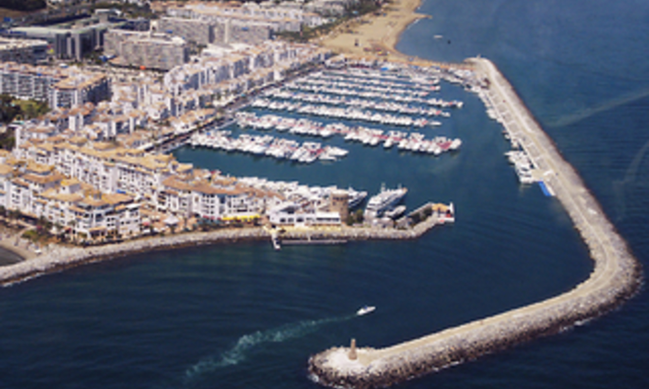 Luxurious Apartment for sale in Puerto Banus, Marbella 5