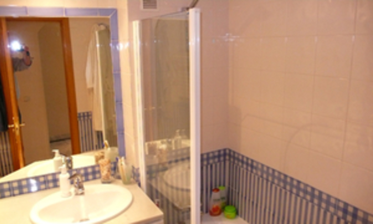 Luxurious Apartment for sale in Puerto Banus, Marbella 13