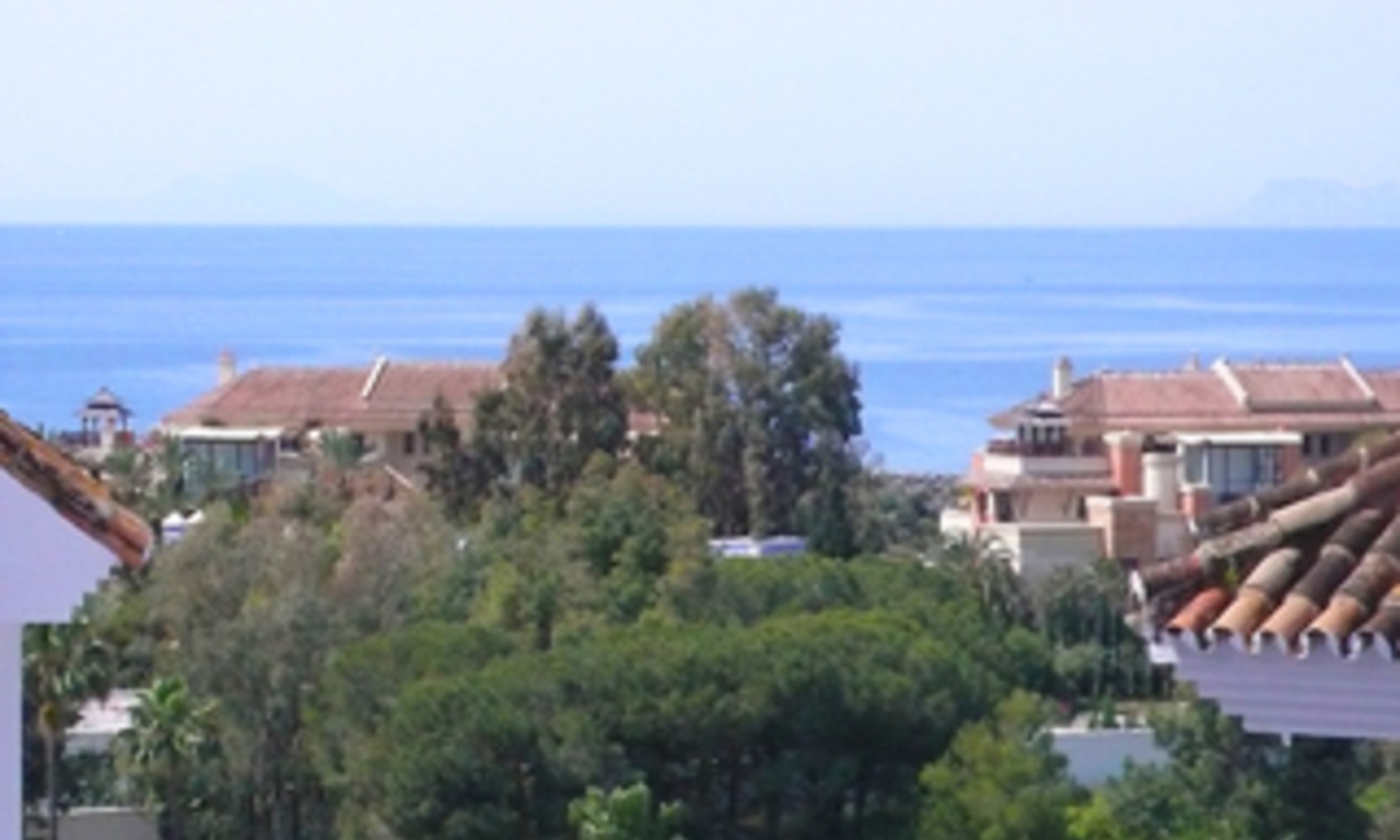 Beachside Penthouse apartment for sale in Puerto Banus, Marbella 1
