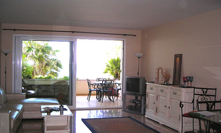 Frontline beach apartment for sale, beachfront / first line beach, Marbella - Estepona. 2