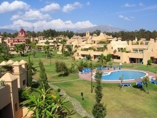 Apartment to buy in gated resort, Marbella - Benahavis