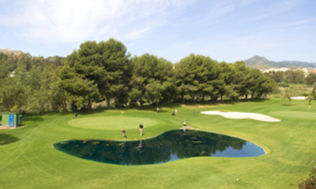 Frontline golf villa for sale in Marbella - Costa del Sol 5