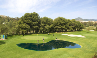 Frontline golf villa for sale in Marbella - Costa del Sol 5