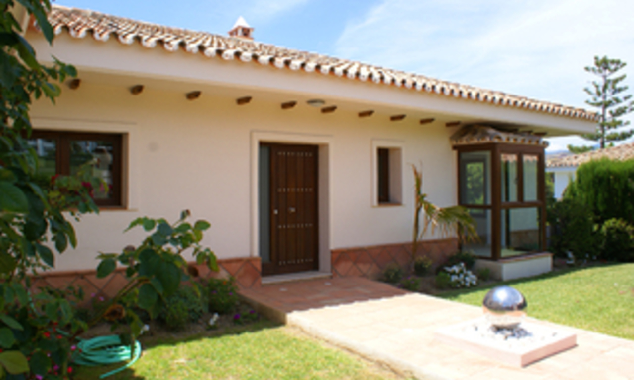 Frontline golf villa for sale in Marbella - Costa del Sol 6