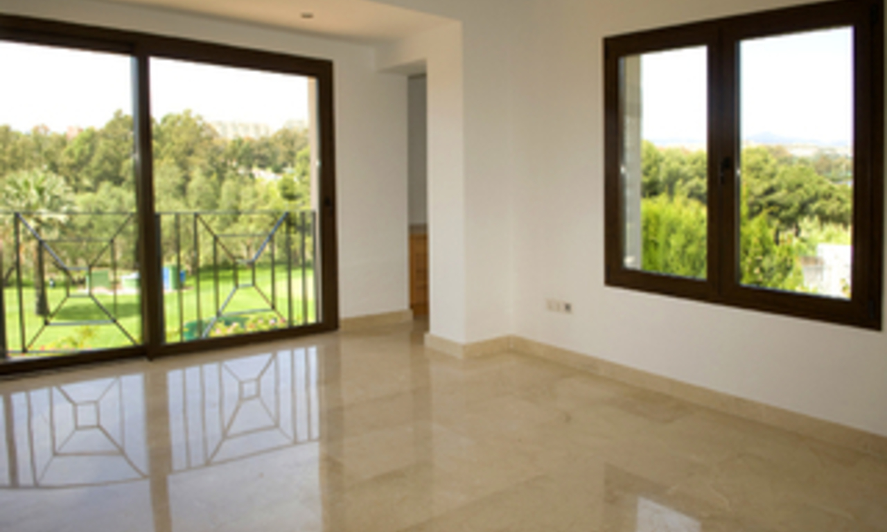 Frontline golf villa for sale in Marbella - Costa del Sol 9