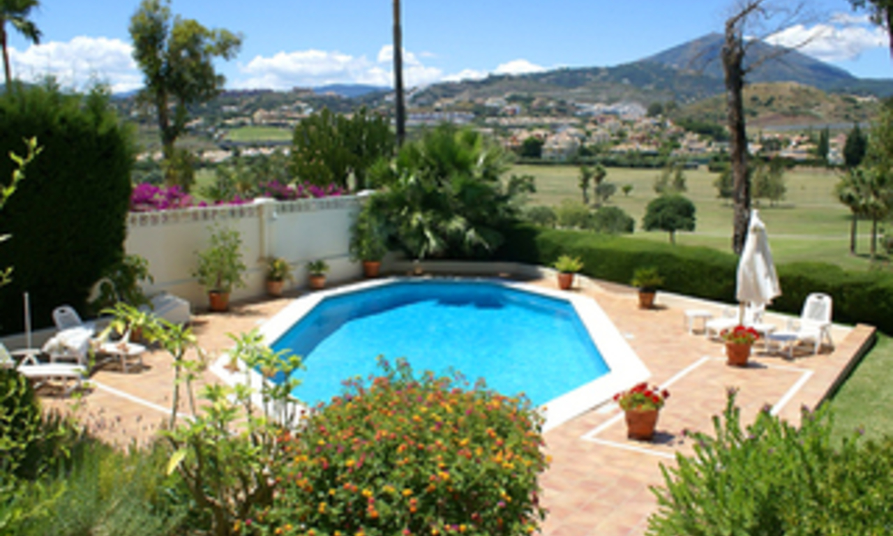 Frontline golf villa for sale in Nueva Andalucia at Marbella 3