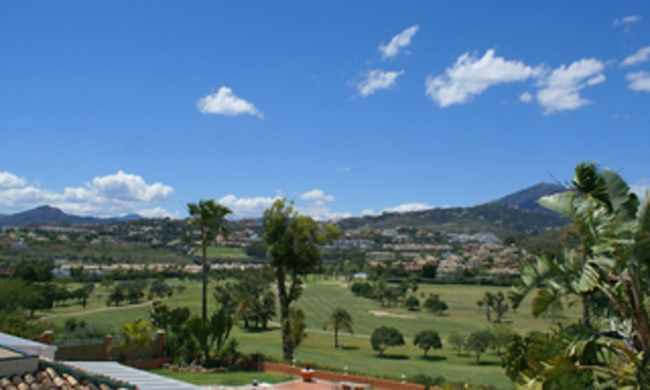 Frontline golf villa for sale in Nueva Andalucia at Marbella 1