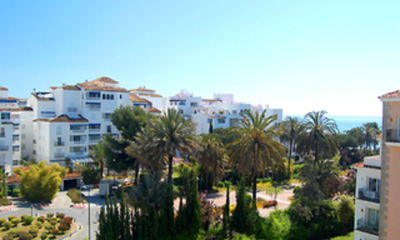 Beachside apartment for sale, 2nd line beach, Puerto Banus - Marbella 1