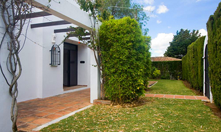 Villa with large garden for sale between Marbella and Estepona 3