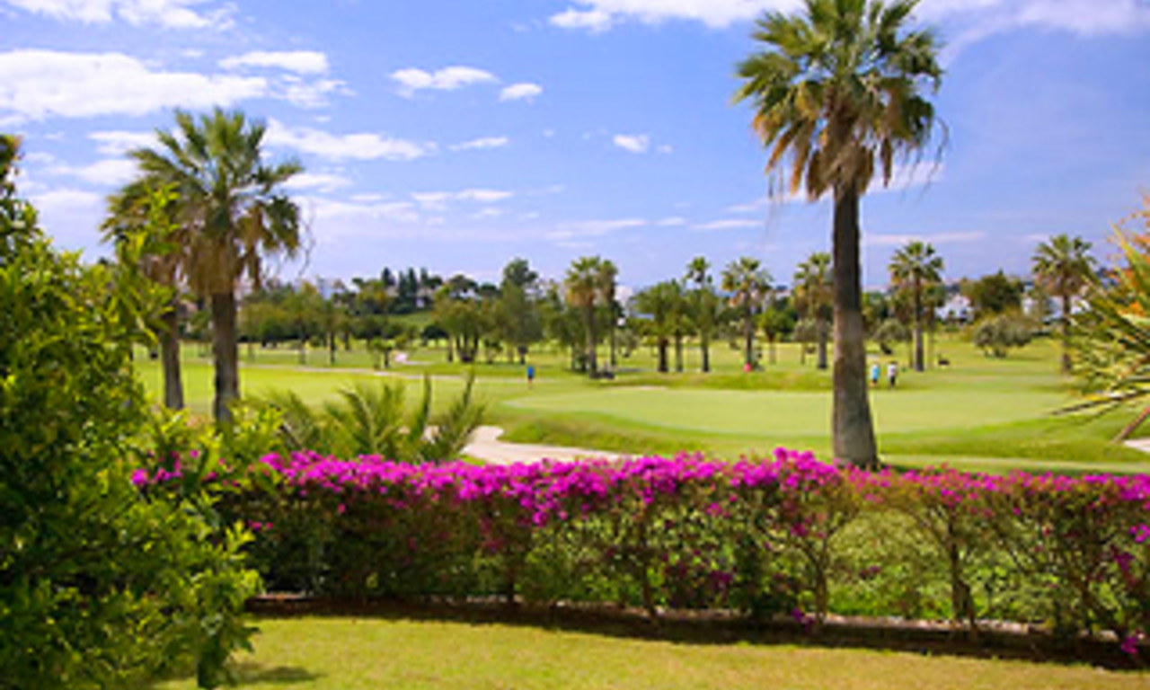 Frontline golf villa for sale, Nueva Andalucia, Marbella 1
